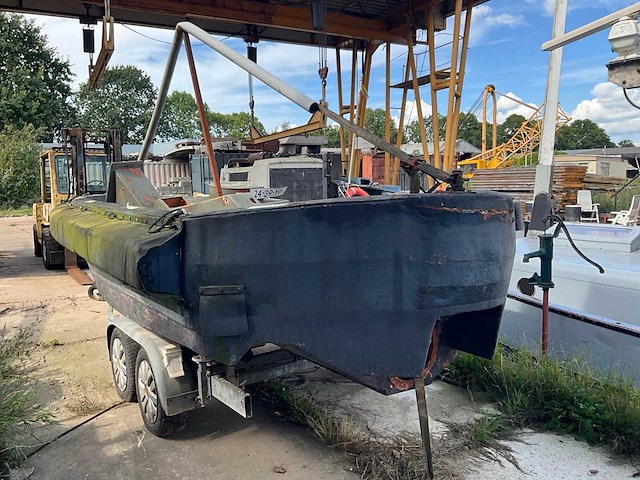 1984 pirana 6700 sloep/werkboot met stalling trailer - afbeelding 6 van  11