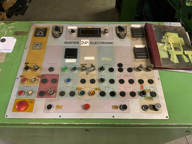 1984 raster hr 30/550 nl-b mechanische stansautomaat - afbeelding 4 van  6