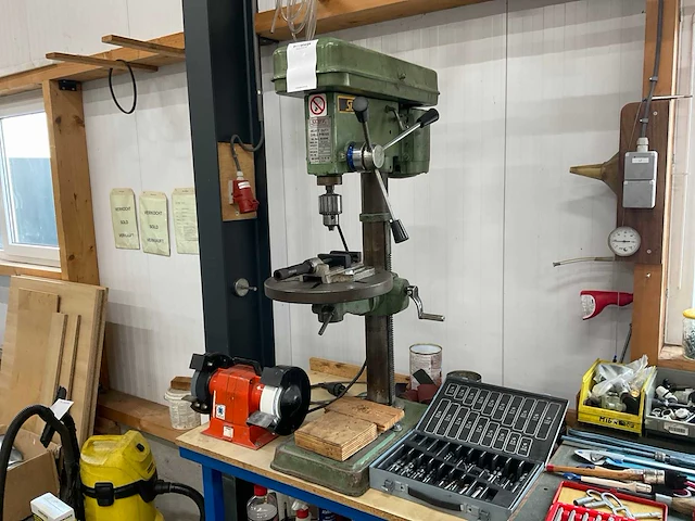 1984 sharp se-330b kolomboormachine - afbeelding 1 van  12