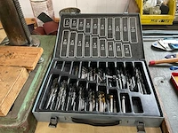1984 sharp se-330b kolomboormachine - afbeelding 3 van  12
