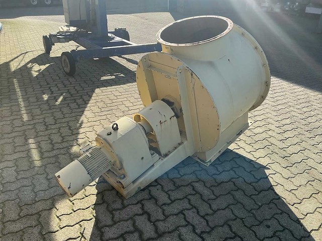 1984 typhoon s600 elektromotor met luchtsluis - afbeelding 5 van  13