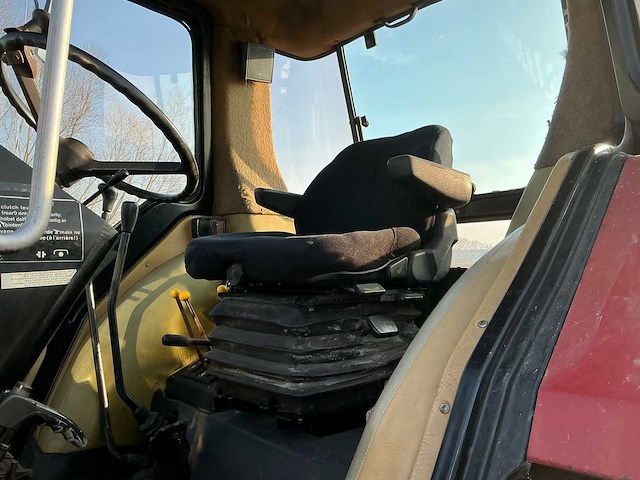 1985 case international 856xl vierwielaangedreven landbouwtractor - afbeelding 1 van  8