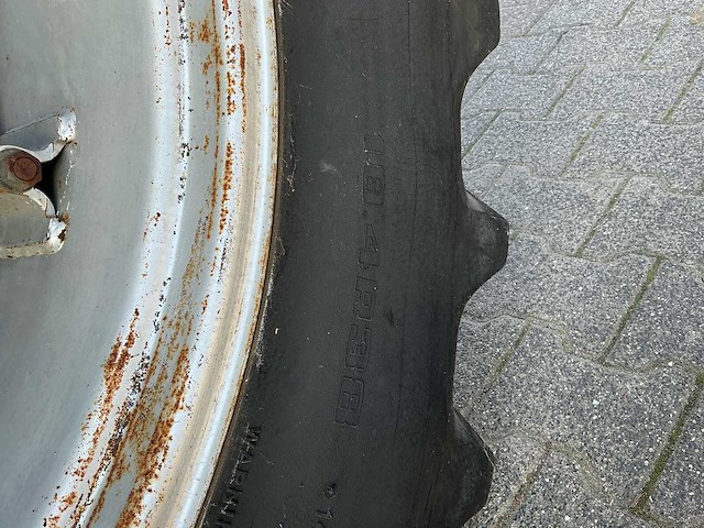 1985 case international 856xl vierwielaangedreven landbouwtractor - afbeelding 5 van  8