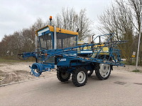 1985 delvano 2200l zelfrijdende veldspuit (27m)
