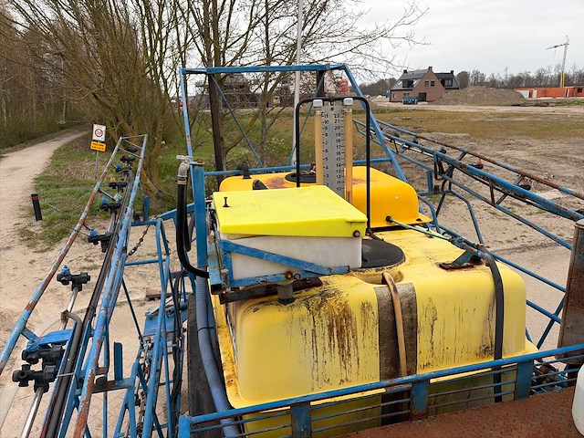 1985 delvano 2200l zelfrijdende veldspuit (27m) - afbeelding 7 van  23
