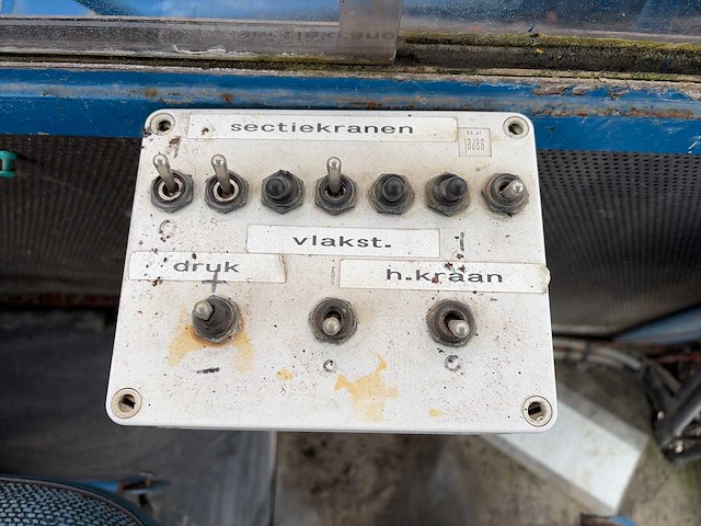 1985 delvano 2200l zelfrijdende veldspuit (27m) - afbeelding 13 van  23