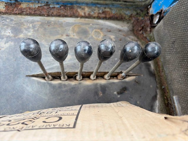 1985 delvano 2200l zelfrijdende veldspuit (27m) - afbeelding 16 van  23