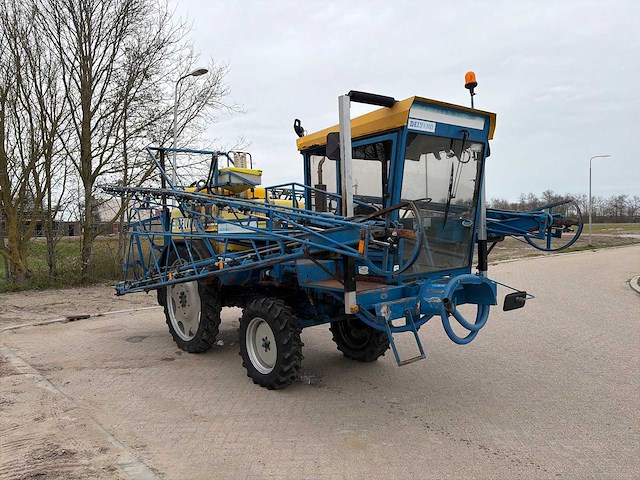 1985 delvano 2200l zelfrijdende veldspuit (27m) - afbeelding 17 van  23