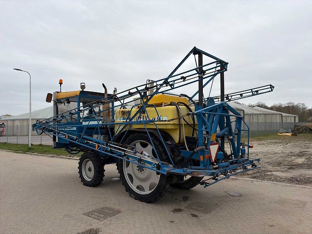 1985 delvano 2200l zelfrijdende veldspuit (27m) - afbeelding 21 van  23