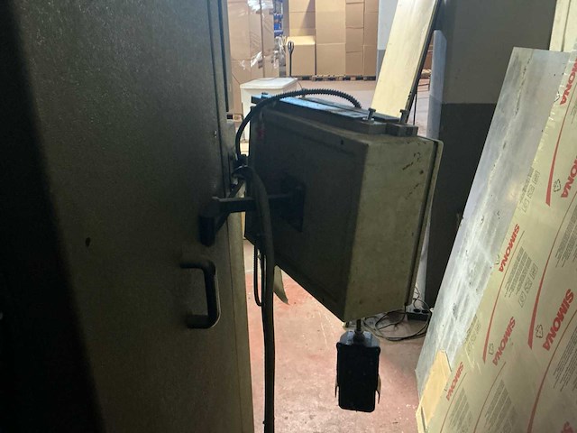 1985 elemac s350 stanspers machine - afbeelding 16 van  28