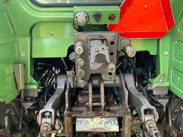 1985 fendt farmer 309 turbomatik vierwielaangedreven landbouwtractor - afbeelding 12 van  33