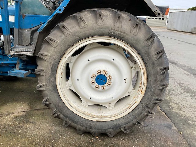 1985 ford 4610 vierwielaangedreven landbouwtractor - afbeelding 9 van  10