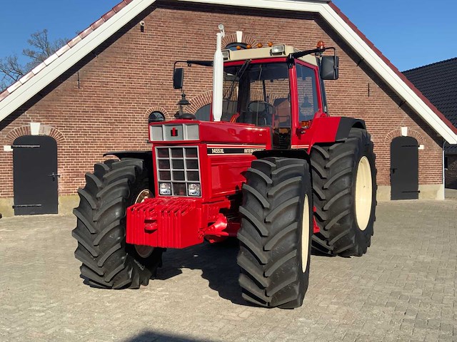 1985 international 1455xl vierwielaangedreven landbouwtractor - afbeelding 1 van  33