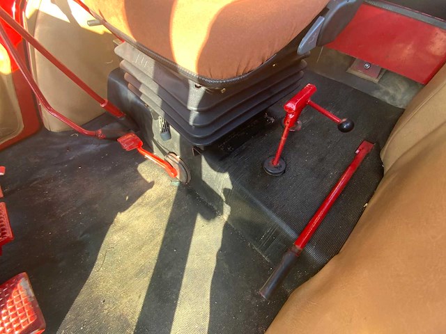 1985 international 1455xl vierwielaangedreven landbouwtractor - afbeelding 12 van  33