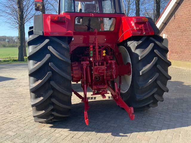 1985 international 1455xl vierwielaangedreven landbouwtractor - afbeelding 17 van  33