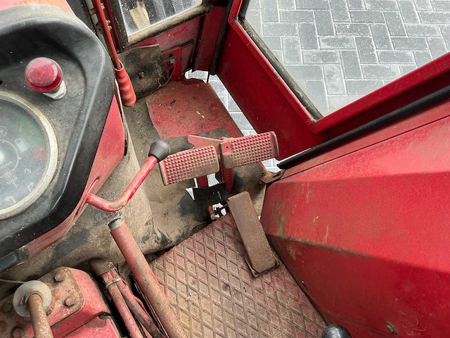 1985 international 633 tweewielaangedreven landbouwtractor - afbeelding 17 van  29