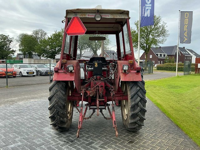 1985 international 633 tweewielaangedreven landbouwtractor - afbeelding 24 van  29