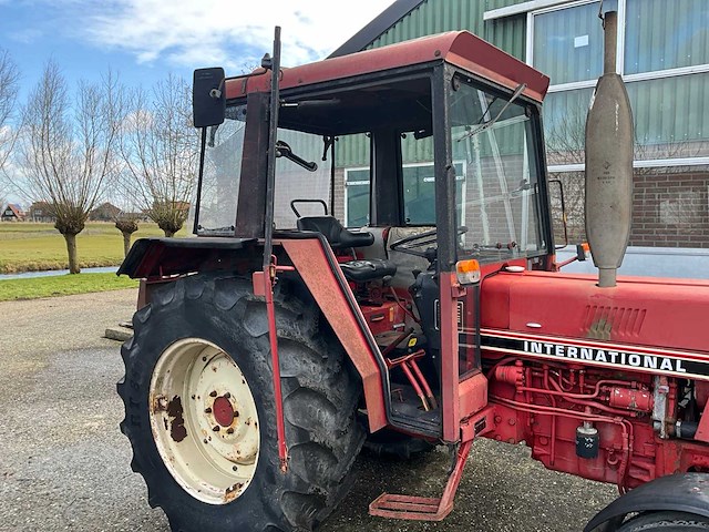 1985 international 733 s tweewielaangedreven landbouwtractor - afbeelding 7 van  20