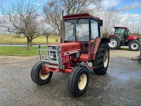1985 international 733 s tweewielaangedreven landbouwtractor - afbeelding 1 van  20