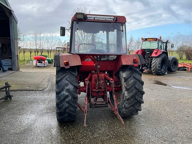 1985 international 733 s tweewielaangedreven landbouwtractor - afbeelding 18 van  20