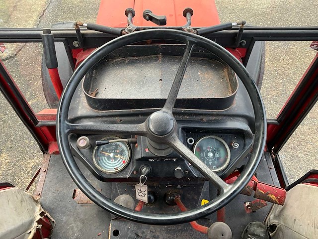 1985 international 733 s tweewielaangedreven landbouwtractor - afbeelding 3 van  9