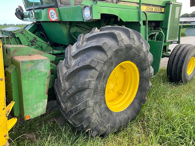 1985 john deere 5820 veldhakselaar met pick-up/maisbek en aanhanger - afbeelding 13 van  81