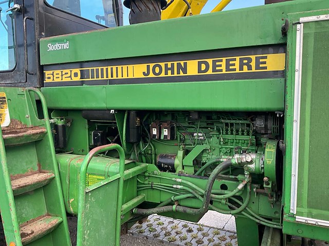 1985 john deere 5820 veldhakselaar met pick-up/maisbek en aanhanger - afbeelding 19 van  81