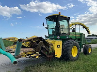 1985 john deere 5820 veldhakselaar met pick-up/maisbek en aanhanger - afbeelding 23 van  81