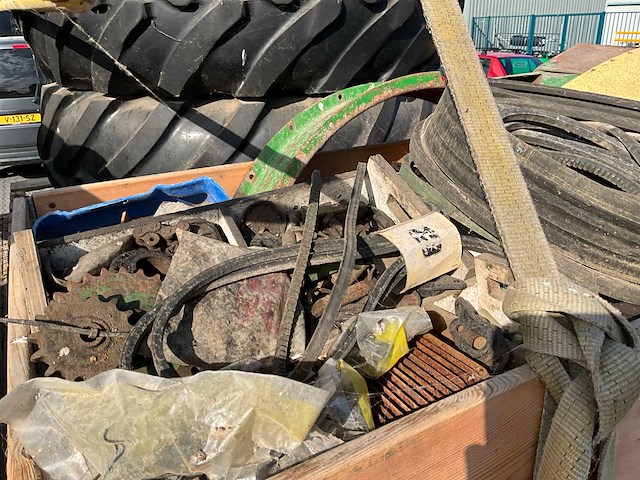 1985 john deere 5820 veldhakselaar met pick-up/maisbek en aanhanger - afbeelding 51 van  81