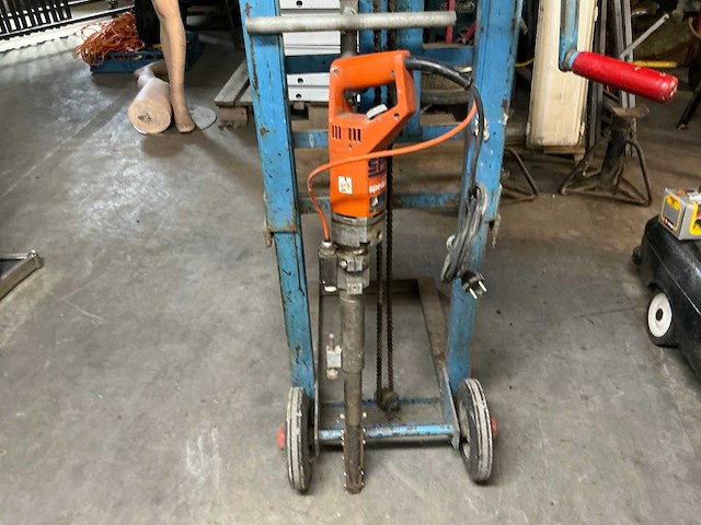 1985 kaiser+kraft hs1001/150 heftafel en schroefautomaat - afbeelding 2 van  2
