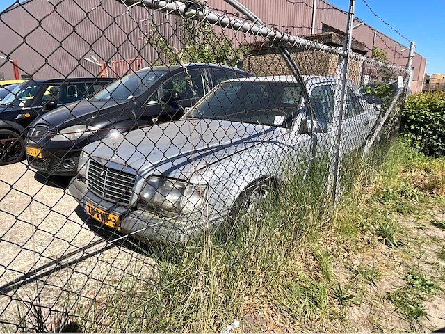 1985 mercedes-benz 200-500 (w124) 260 e personenauto - afbeelding 1 van  6