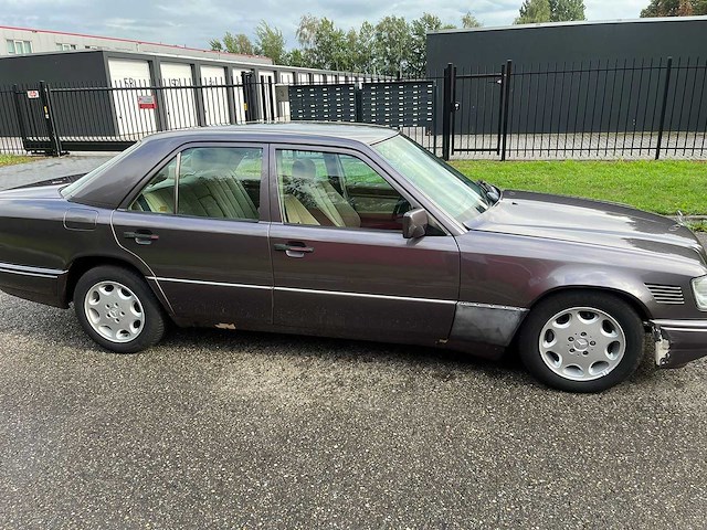 1985 mercedes-benz 200-500 (w124) 300 d personenauto - afbeelding 13 van  18