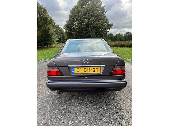 1985 mercedes-benz 200-500 (w124) 300 d personenauto - afbeelding 15 van  18