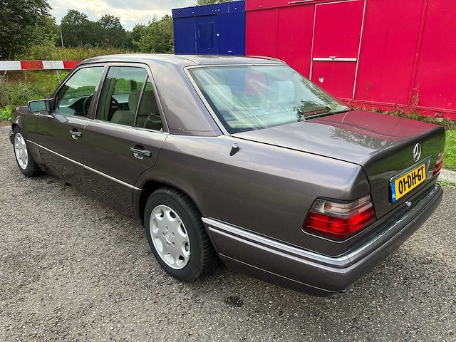 1985 mercedes-benz 200-500 (w124) 300 d personenauto - afbeelding 16 van  18