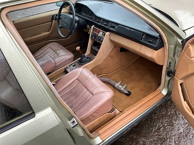 1985 mercedes-benz 200-500 (w124) 300d personenauto - afbeelding 6 van  13