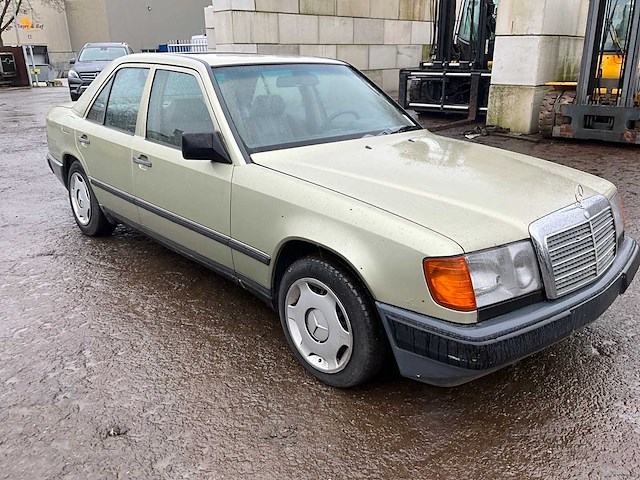 1985 mercedes-benz 200-500 (w124) 300d personenauto - afbeelding 10 van  13