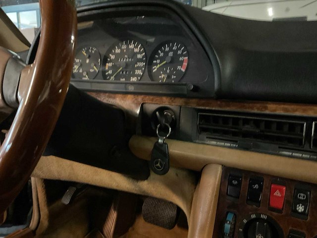 1985 mercedes-benz s-klasse 380 sec oldtimer - afbeelding 17 van  30