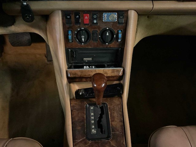 1985 mercedes-benz s-klasse 380 sec oldtimer - afbeelding 18 van  30