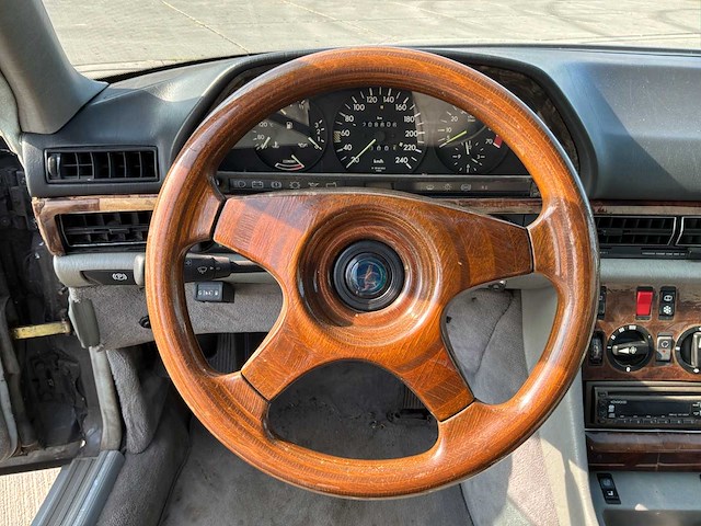 1985 mercedes-benz s-klasse 500 sec personenauto - afbeelding 27 van  56
