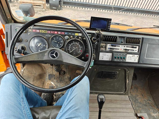 1985 mercedes-benz unimog 1300l sondeerwagen - afbeelding 11 van  52