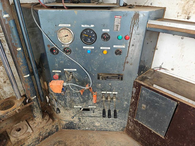 1985 mercedes-benz unimog 1300l sondeerwagen - afbeelding 20 van  52