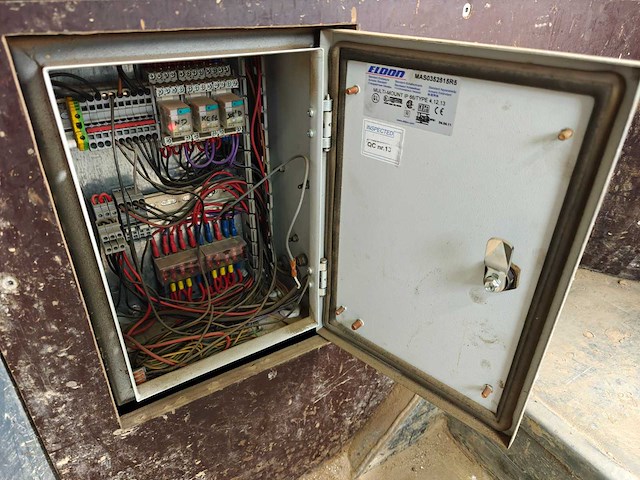 1985 mercedes-benz unimog 1300l sondeerwagen - afbeelding 28 van  52