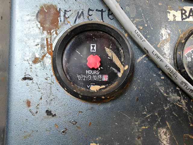 1985 mercedes-benz unimog 1300l sondeerwagen - afbeelding 29 van  52