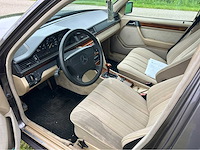 1985 mercedes-benz (w124) 300 d personenauto oldtimer om606 td - afbeelding 8 van  19