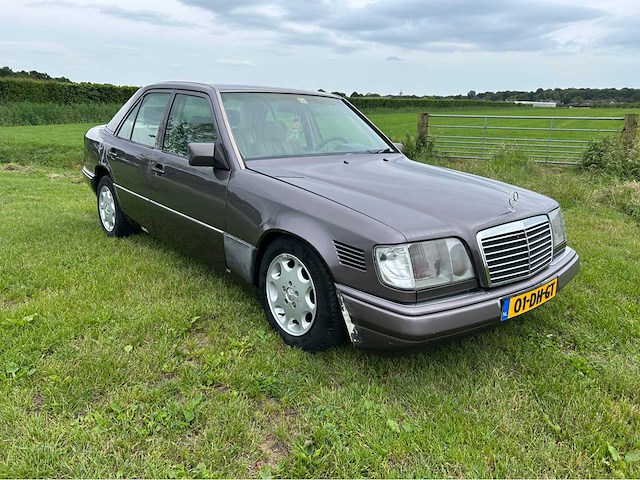 1985 mercedes-benz (w124) 300 d personenauto oldtimer om606 td - afbeelding 19 van  19