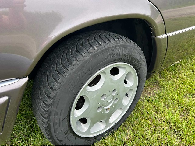 1985 mercedes-benz (w124) 300 d personenauto oldtimer om606 td - afbeelding 4 van  26