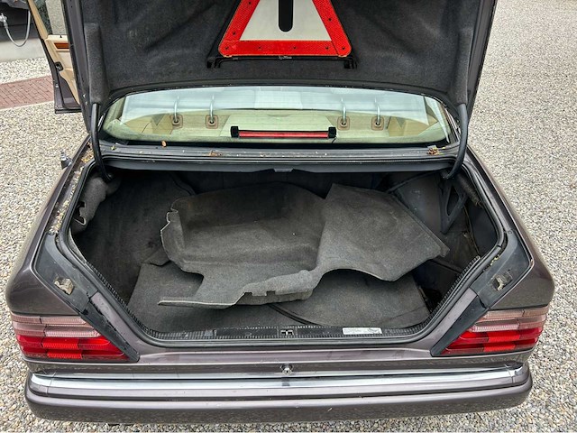 1985 mercedes-benz (w124) 300 d personenauto oldtimer om606 td - afbeelding 6 van  26