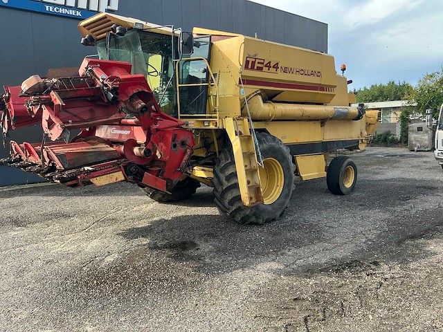 1985 new holland tf44 combain - afbeelding 1 van  69