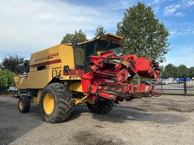 1985 new holland tf44 combain - afbeelding 4 van  69