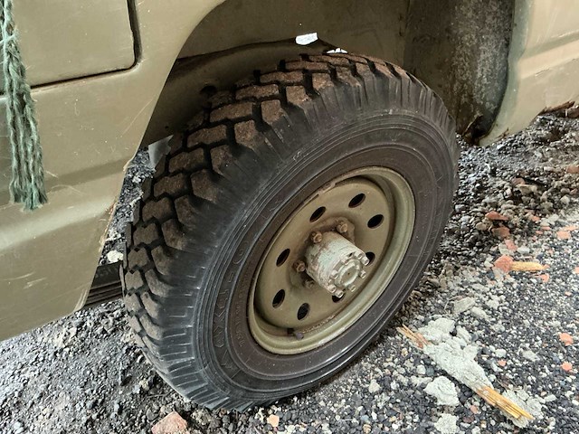 1985 nissan ml-6 personenauto - afbeelding 2 van  28